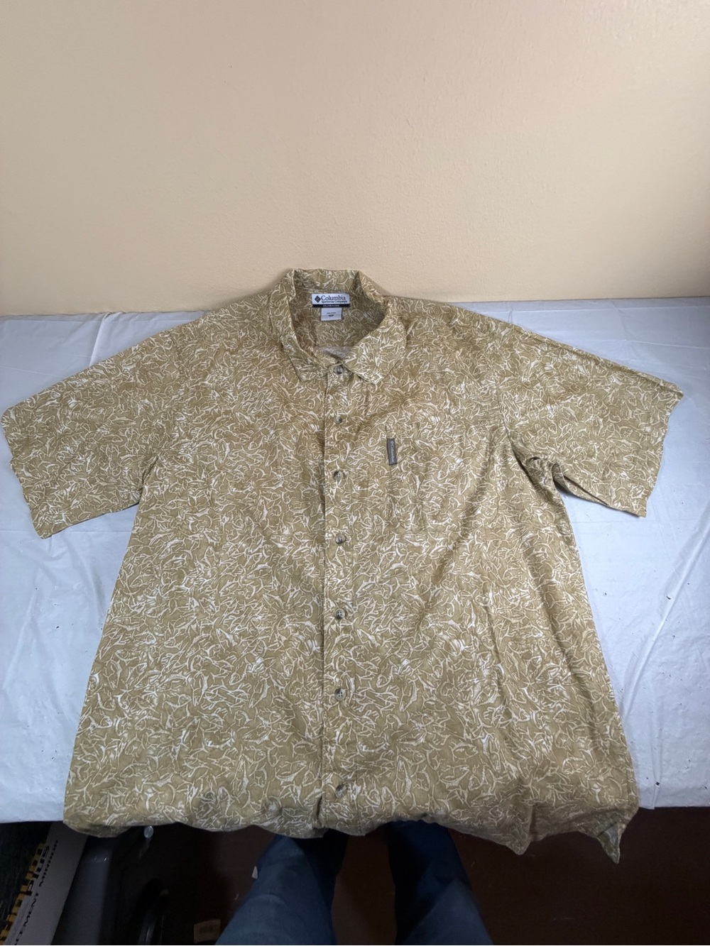 Columbia Men’s Khaki Short-Sleeve Button-Down with White Leaf Print - Picture 2 of 9